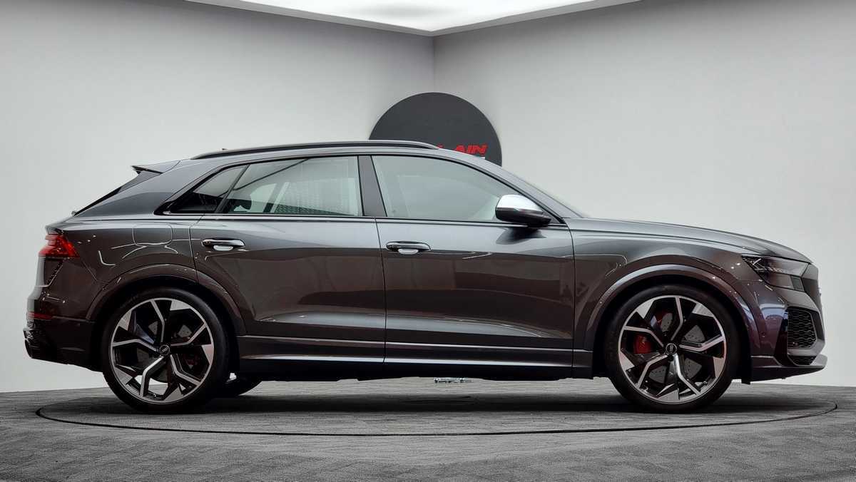 Rent AUDI RS Q8-pic_3