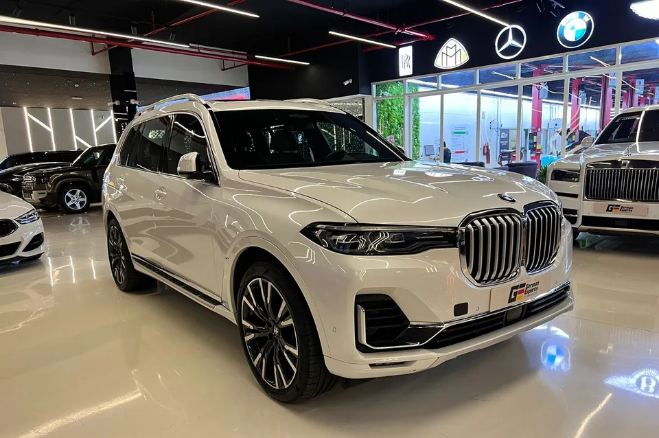 BMW X7 40i Individual/FULLY LOADED/GCC UNDER WARRANTY-pic_2