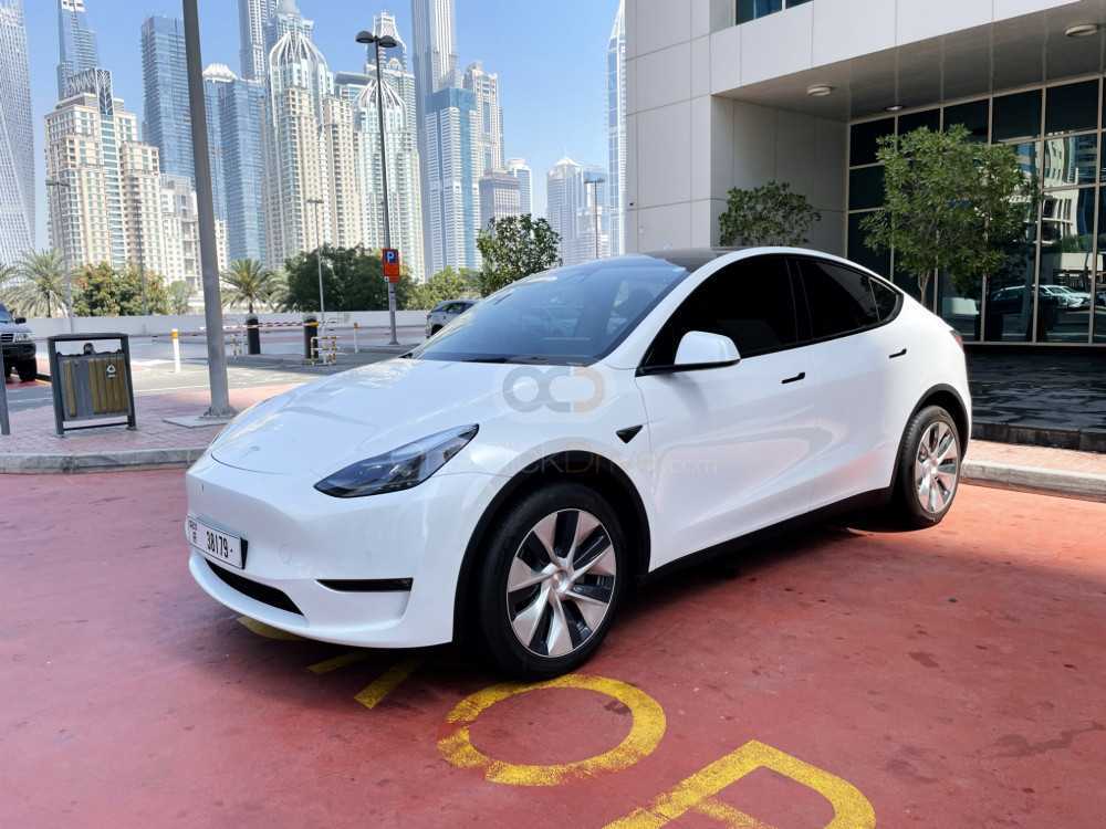 Rent Tesla Model Y Long Range 2022 in Dubai - Luxury EV-pic_1