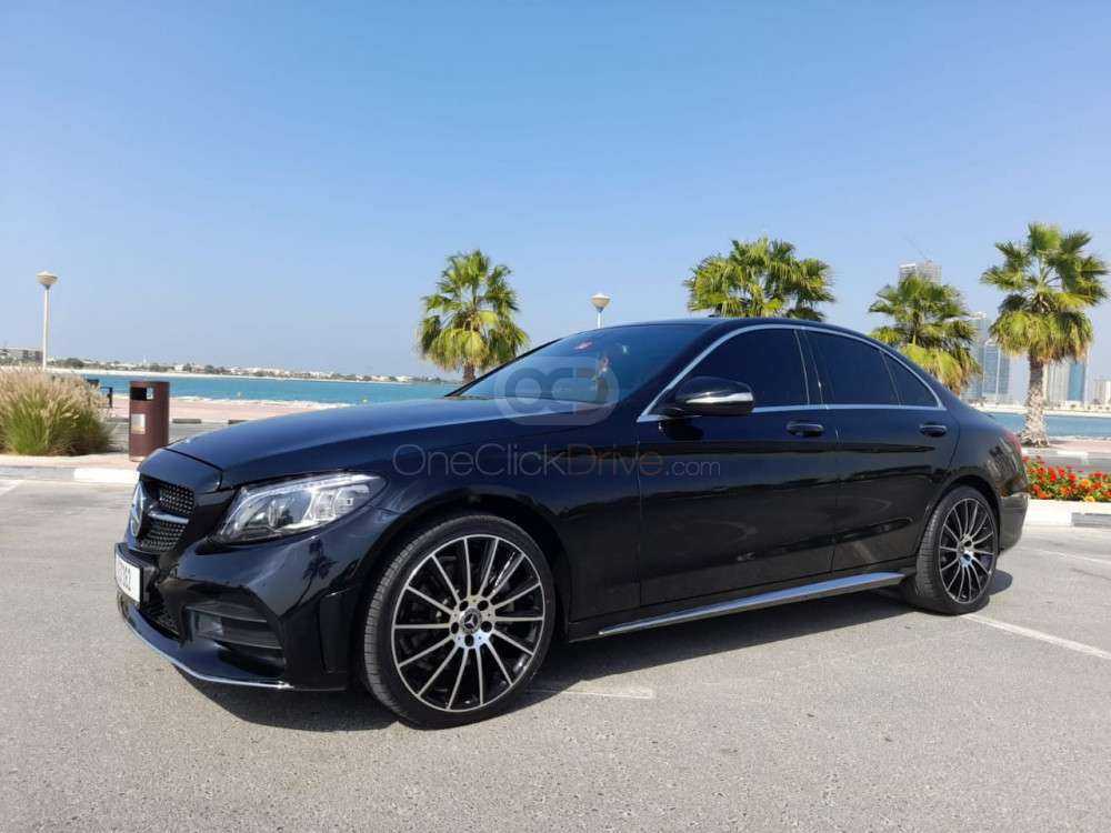 Rent Mercedes Benz C300 2018 in Dubai - Luxury Sedan-pic_5