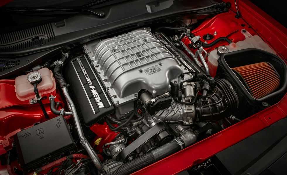 Rent DODGE CHALLENGER HELLCAT 2018-pic_4