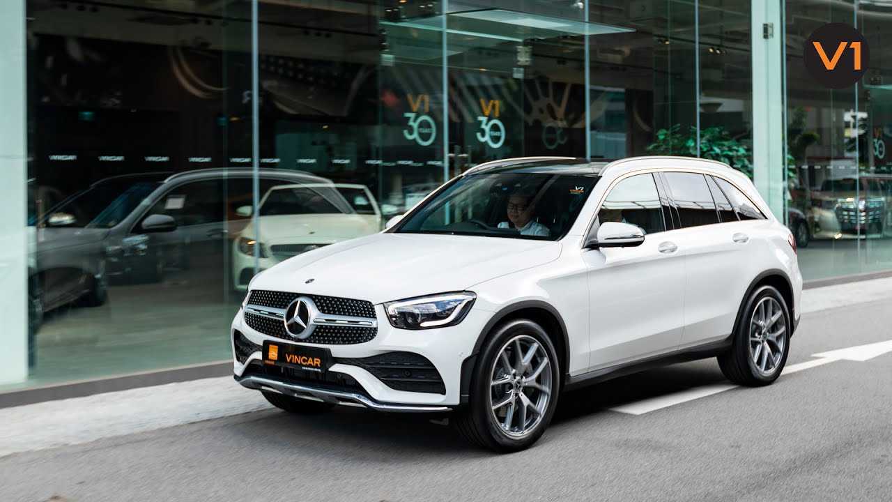 RENT MERCEDES BENZ GLC 300 2018 IN DUBAI-pic_1