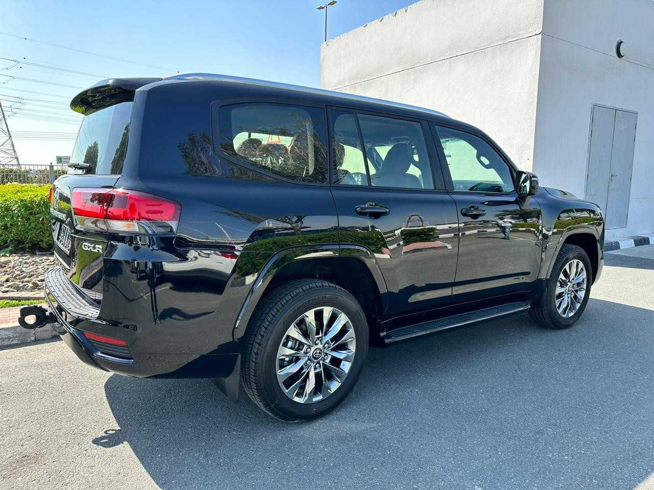 Land Cruiser 2022 (VIP Limited Edition) Gcc specs brand new-pic_3
